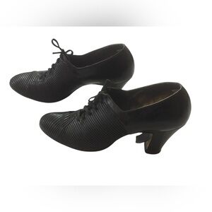 Vintage peacock shoes, black leather, Oxford Heels Denver Dry Goods Co Womens